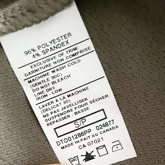 LONGLINE Crepe Vest - Picture 7 of 8